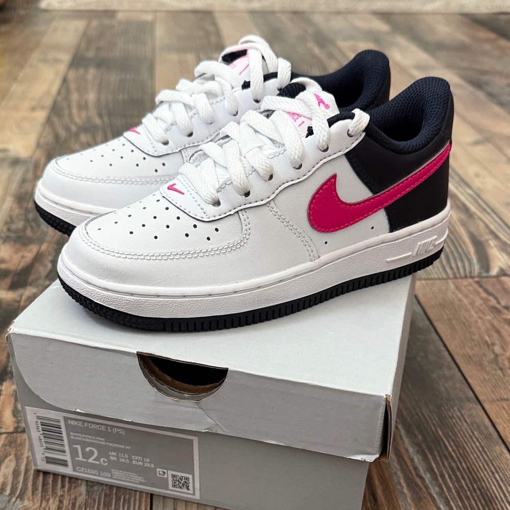 Nike Girl’s White/Pink AirForce 1